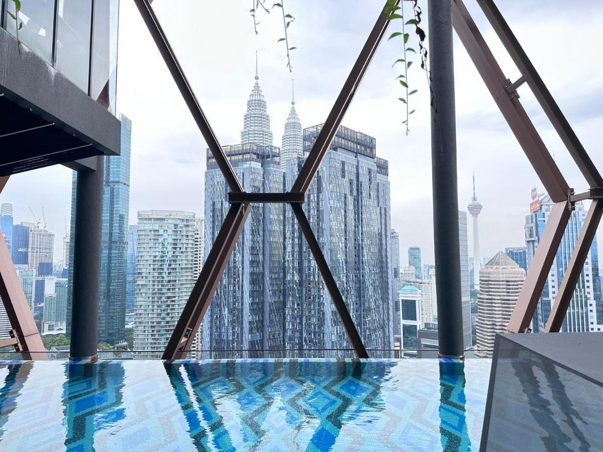 Scarletz Suites Klcc Twin Tower By Purple Orchid Kuala Lumpur Exterior photo